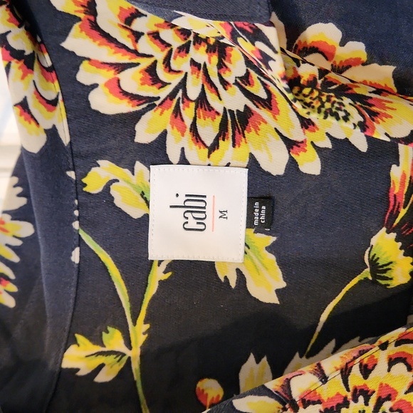 CAbi Navy Floral Button Down Shirt Size M - Picture 2 of 7